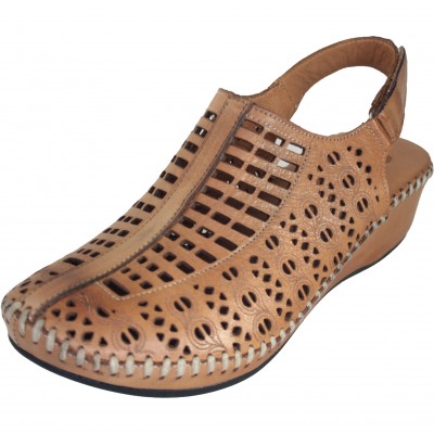 48 Horas 414009 - Closed Toe Sandals In Soft And Smooth Perforated Leather With Wedge In White Or Brown