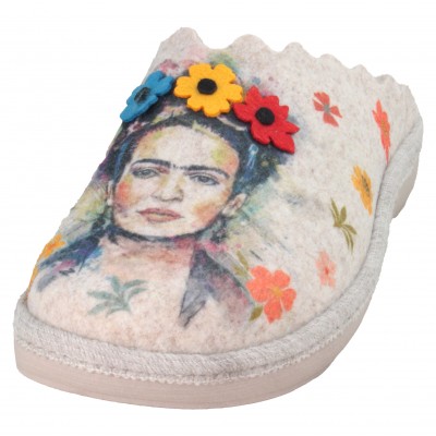 Salvi 18T-573 - Feminist Girl House Slippers Phrase You Deserve What You Dream Of Foam Insole